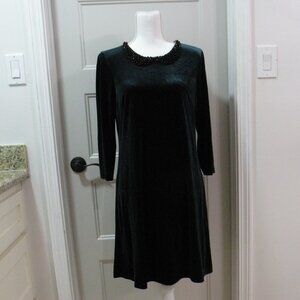 Betsey Johnson_8_used_dark green velvet look with black bead collar